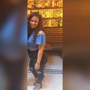 Meet your Posher, Crystal